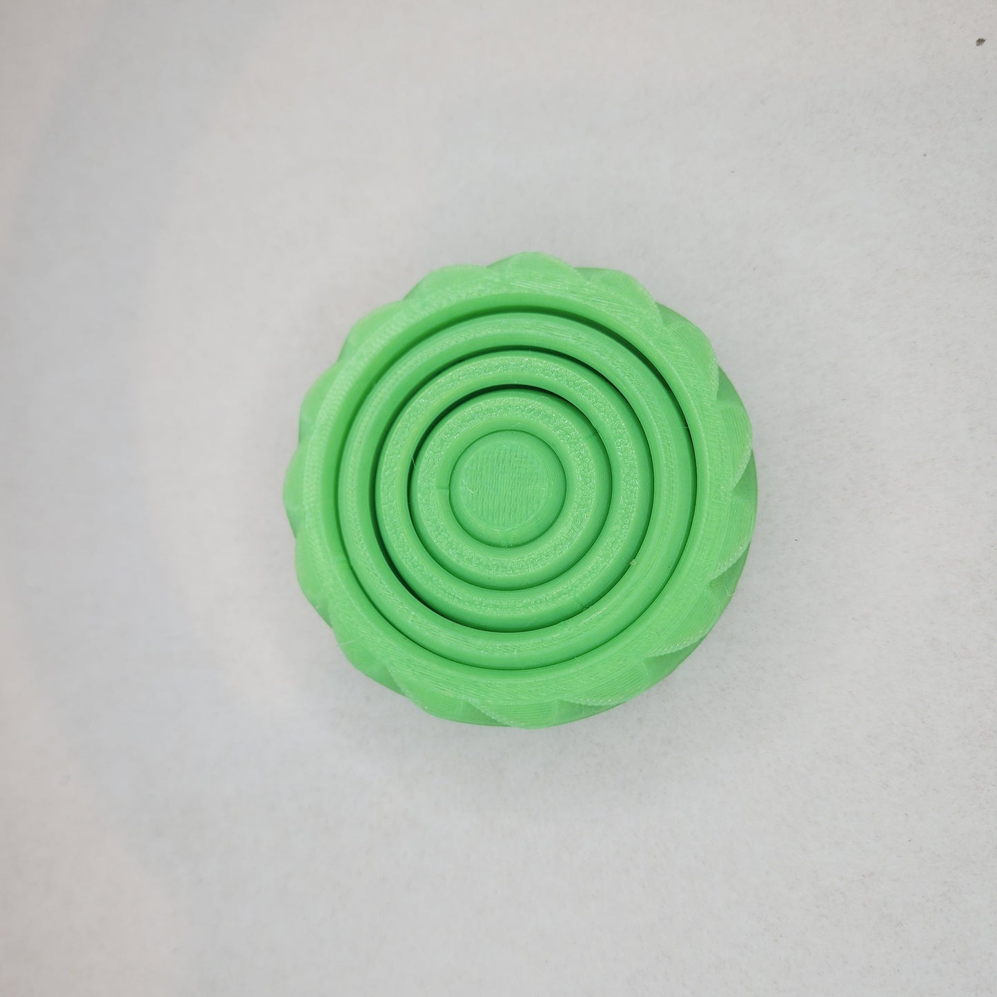 Gyroid Spinner