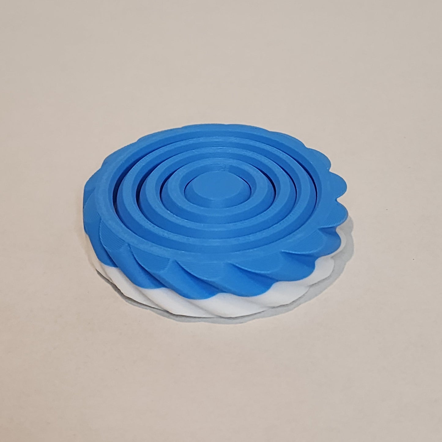 Gyroid Spinner