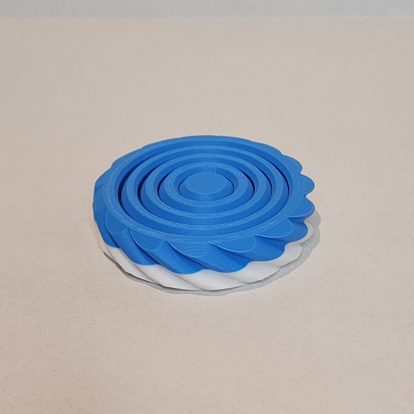 Gyroid Spinner