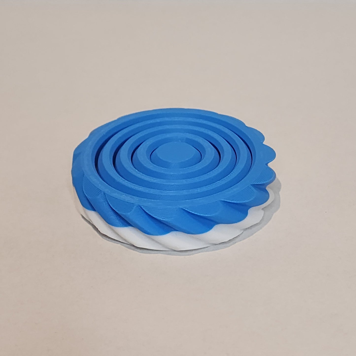 Gyroid Spinner
